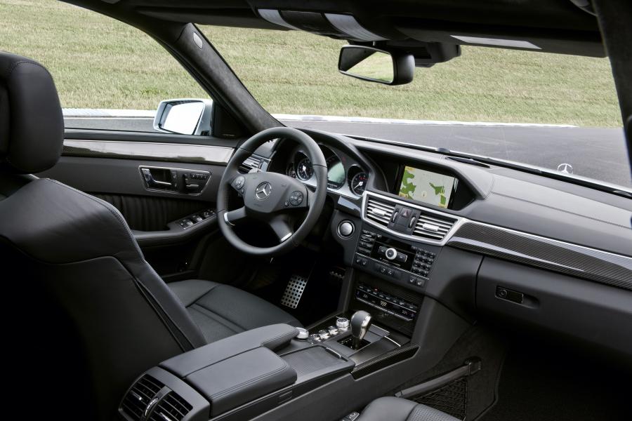  Mercedes-Benz E63 AMG Estate 2009 года  (фото 3 из 23)